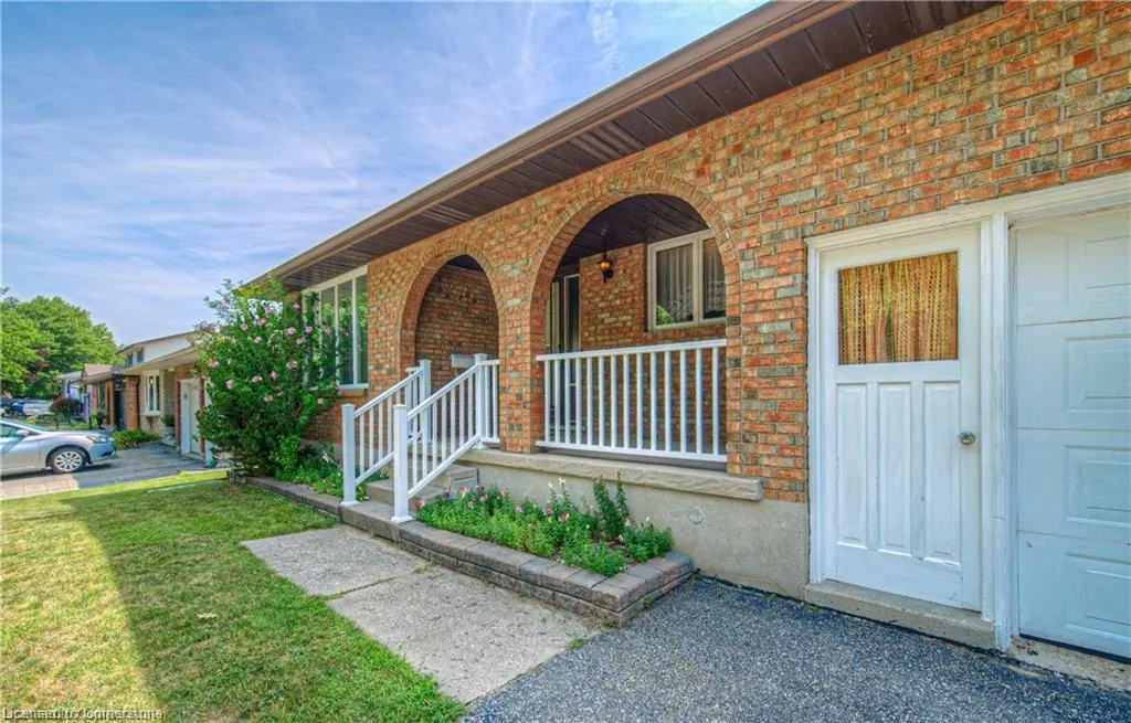 641 Black Oak Crescent