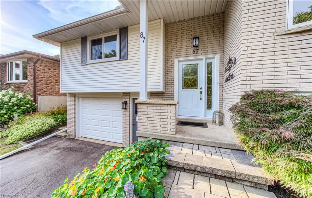 87 Radcliffe Drive