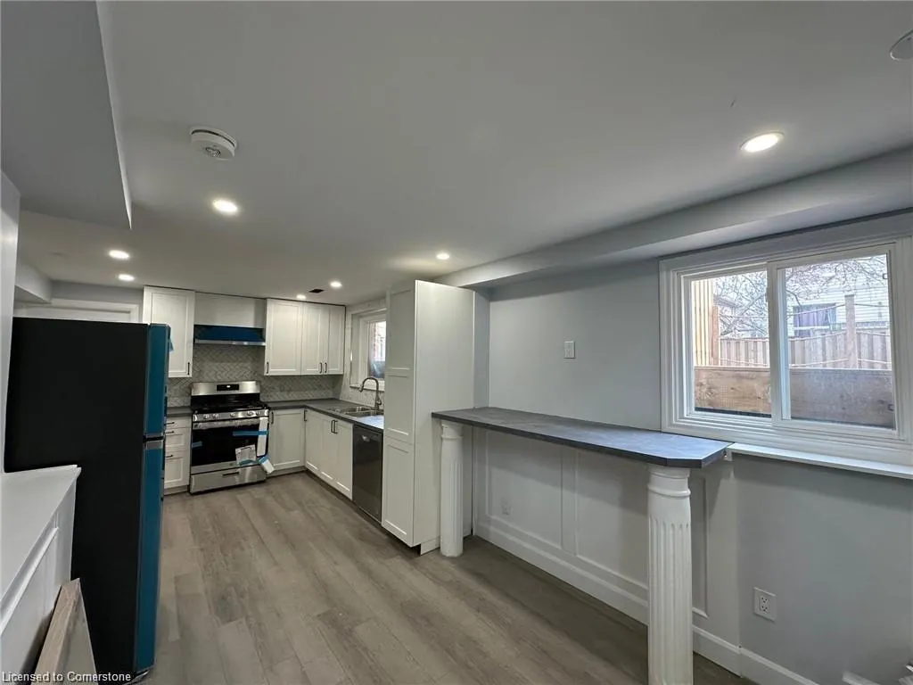 8 Roseneath Crescent, #B