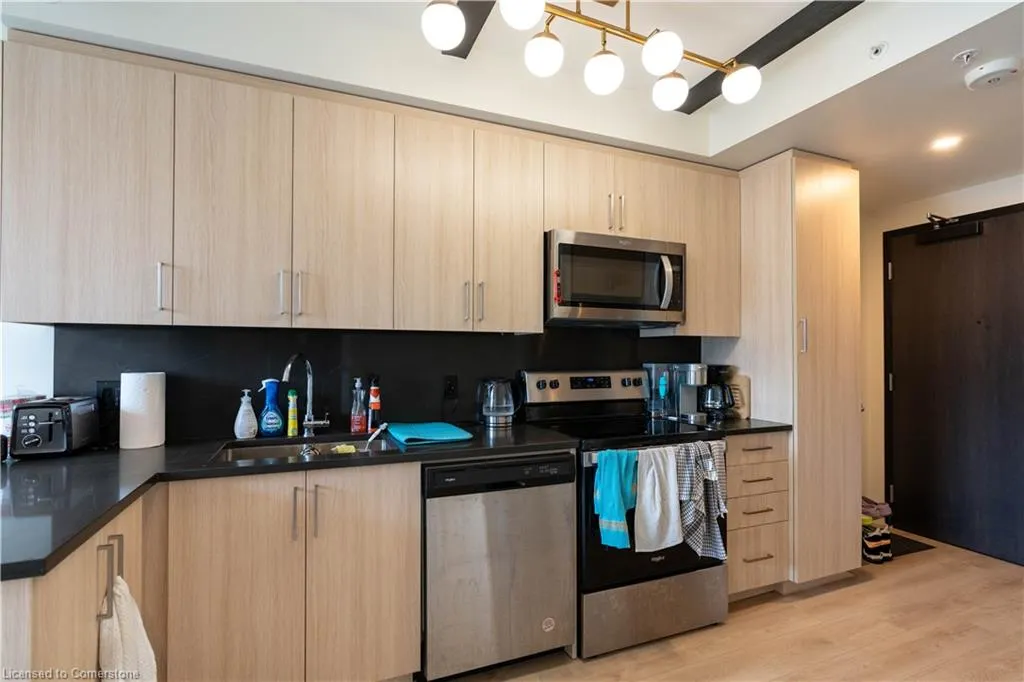 145 Columbia Street W, #835