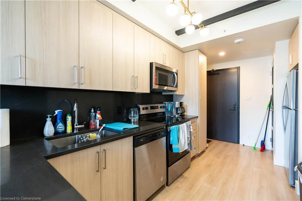 145 Columbia Street W, #835