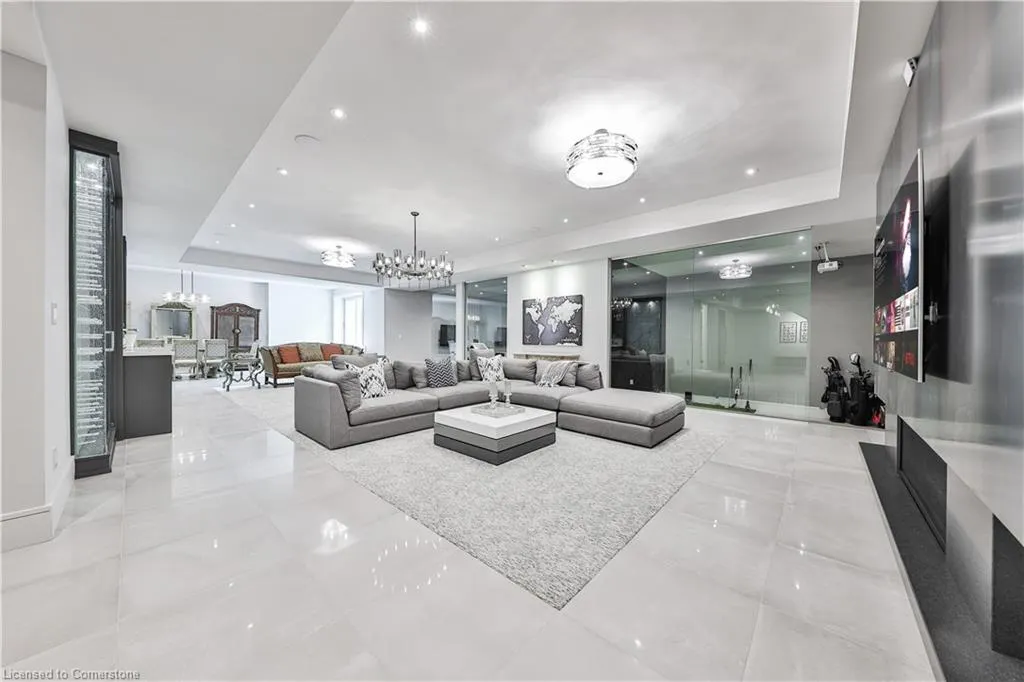 2250 Chancery Lane W