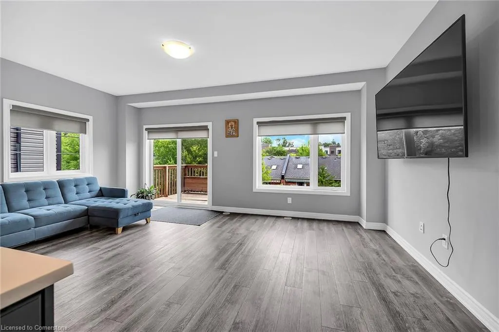 187 Wilson Street West Street W, #8