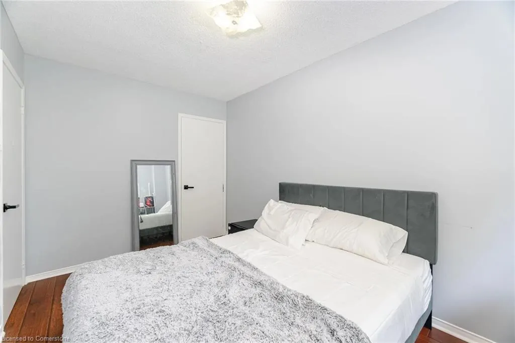 28 Lakeview Court