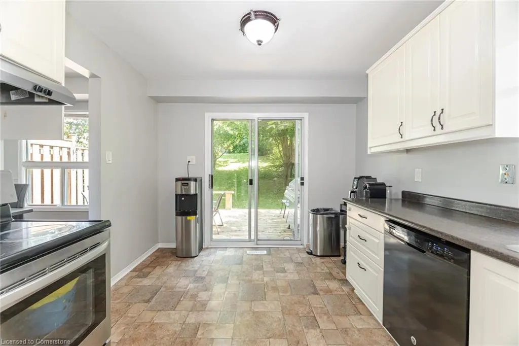 28 Lakeview Court
