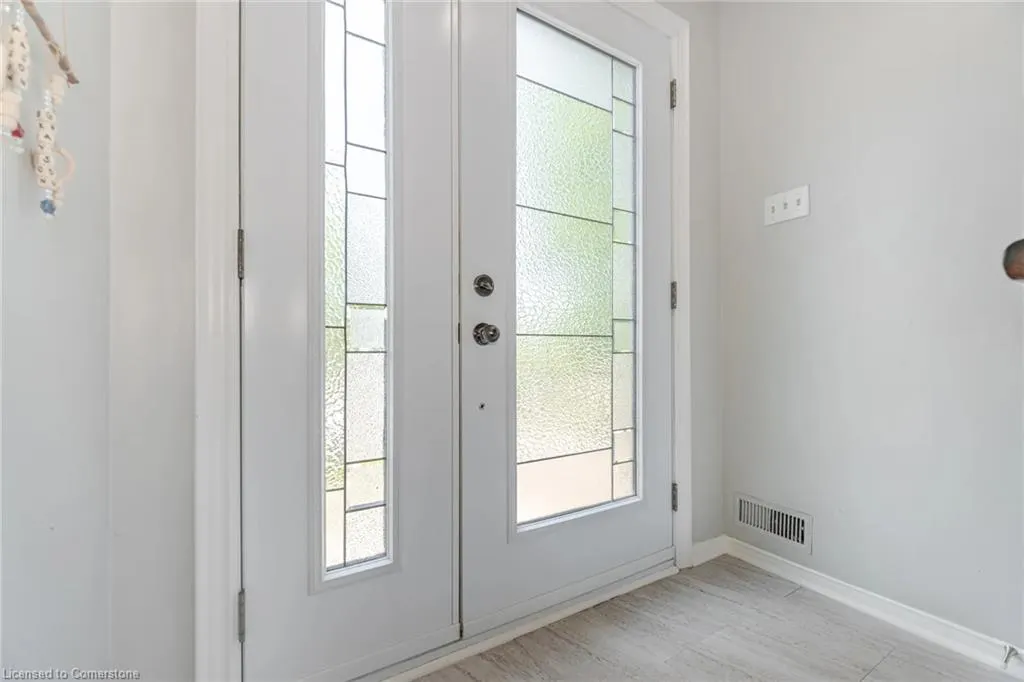 28 Lakeview Court