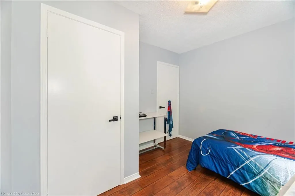 28 Lakeview Court