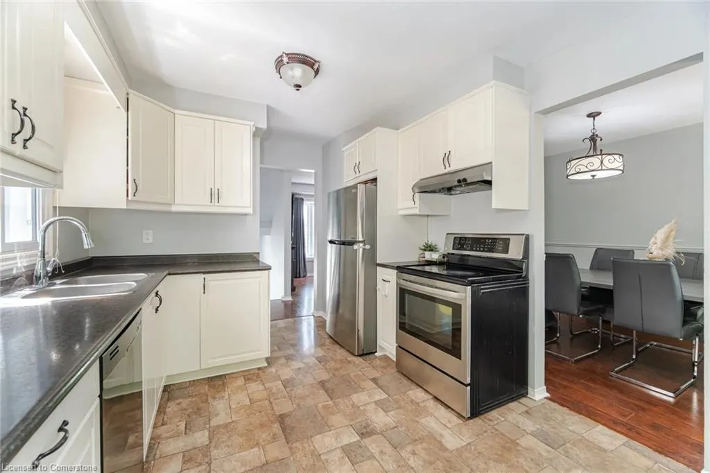 28 Lakeview Court