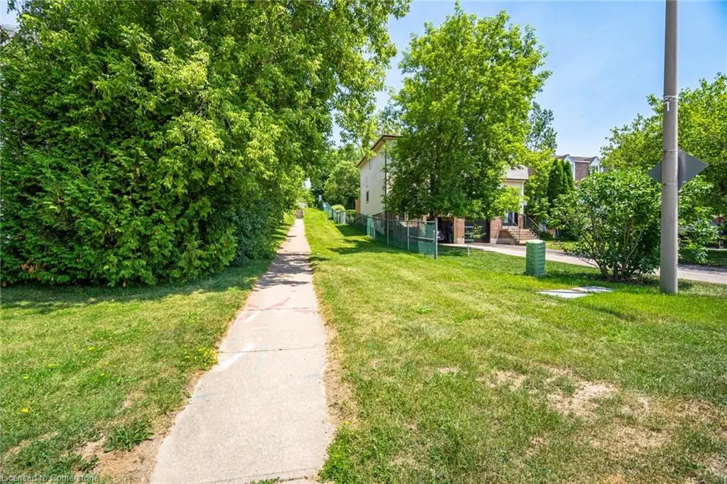 28 Lakeview Court