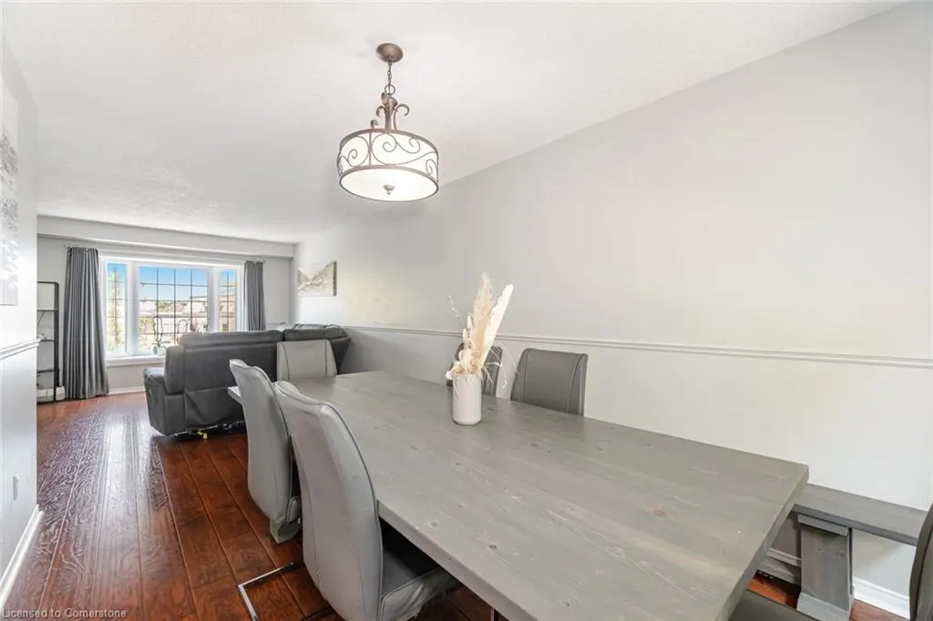 28 Lakeview Court
