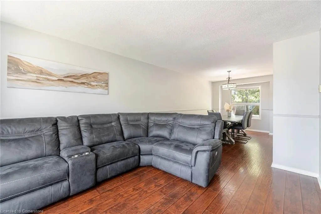 28 Lakeview Court