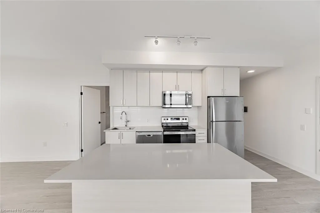 2782 Barton Street E, #916