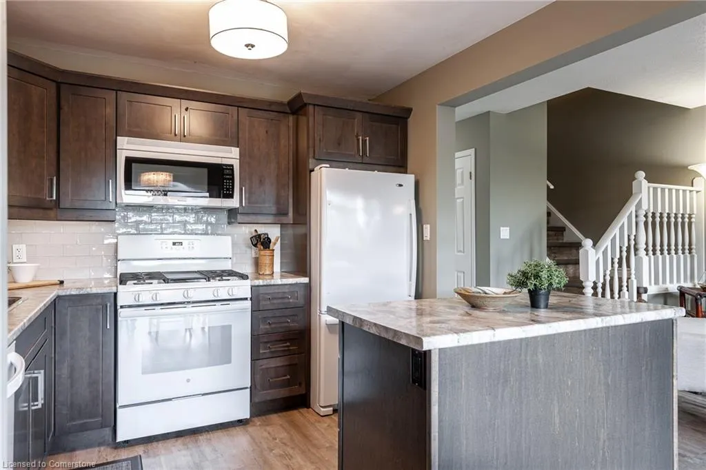 110 Athlone Crescent