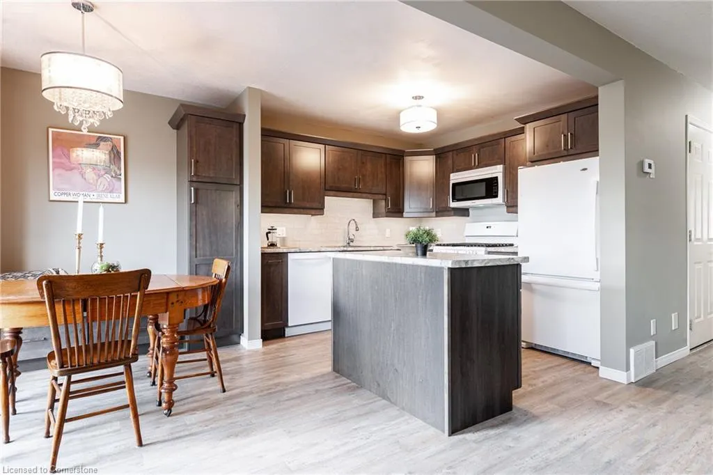 110 Athlone Crescent