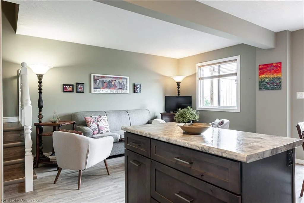 110 Athlone Crescent