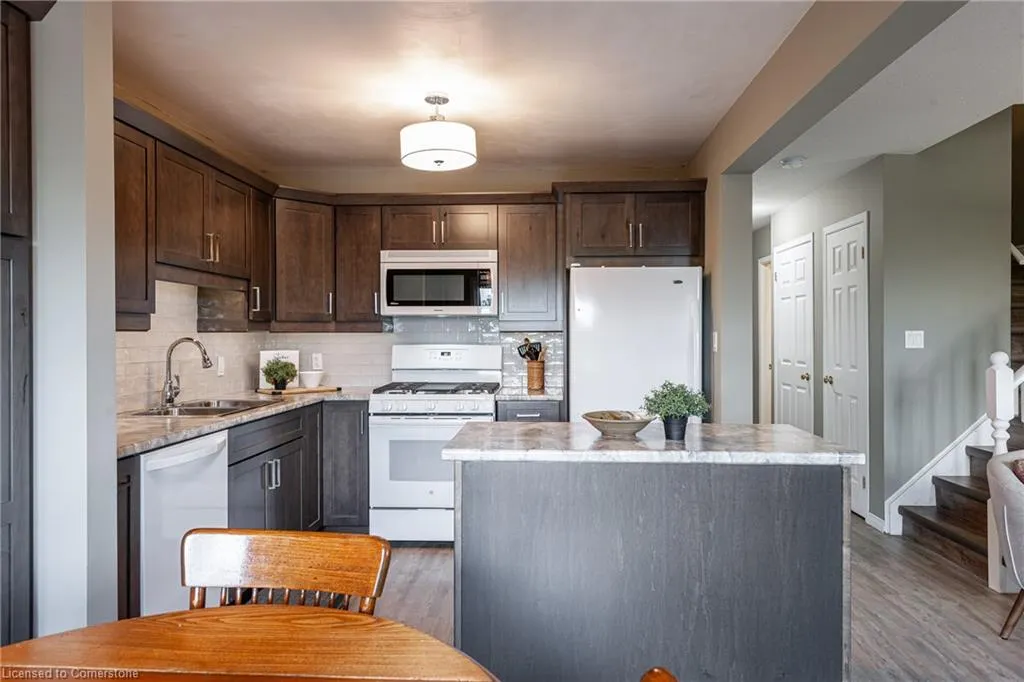 110 Athlone Crescent