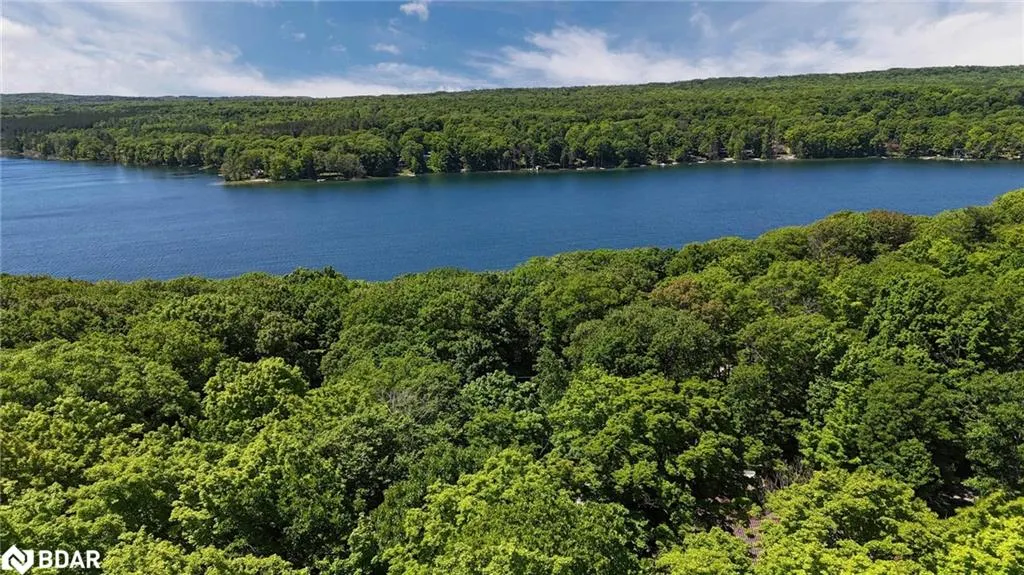 87 Farlain Lake Road E