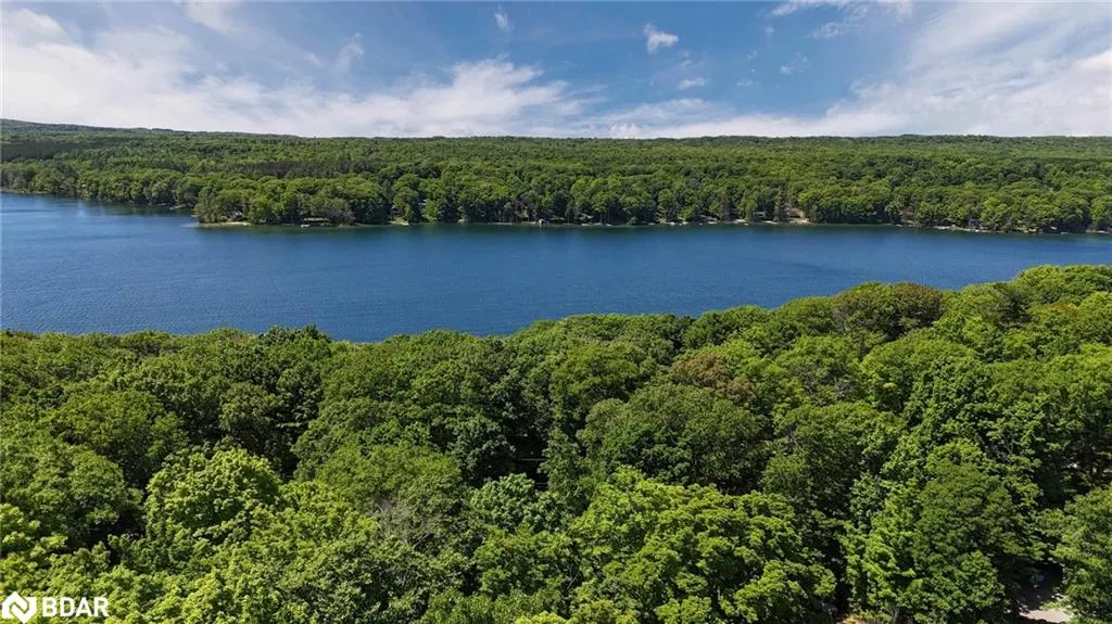 87 Farlain Lake Road E