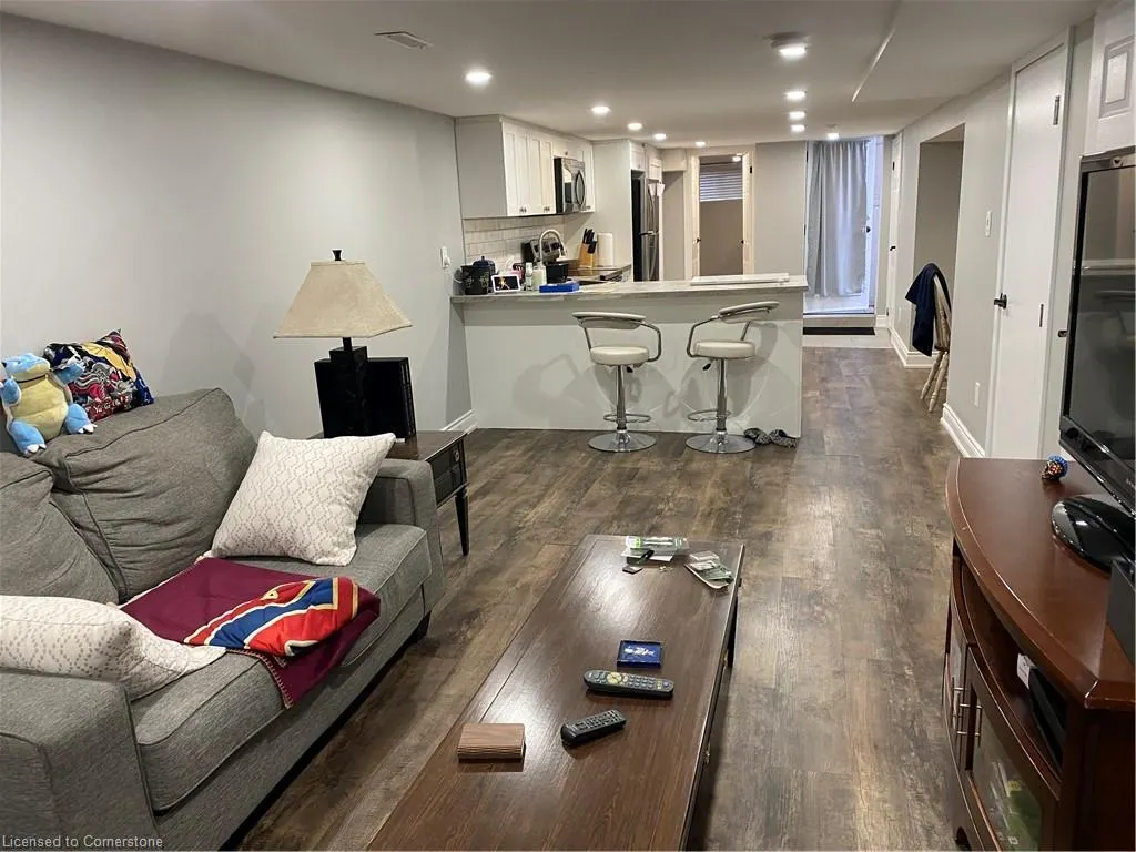 46 Cameron Avenue S, #Lower