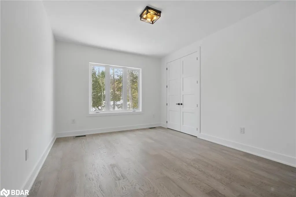 48 Iroquois Crescent