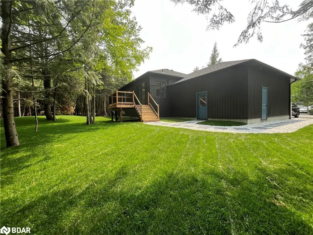 48 Iroquois Crescent