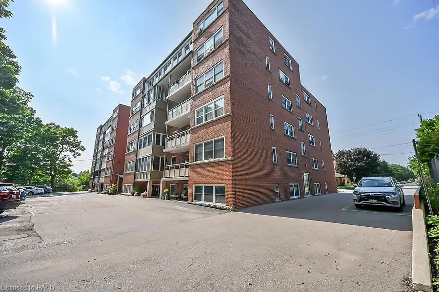 9 Grant Boulevard, #107