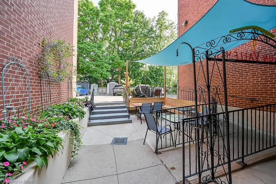 9 Grant Boulevard, #107