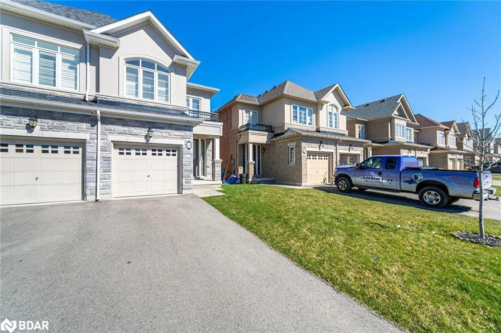 84 Heming Trail