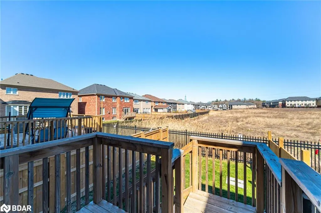 84 Heming Trail
