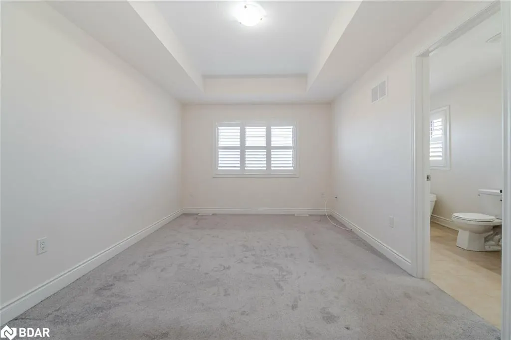 84 Heming Trail