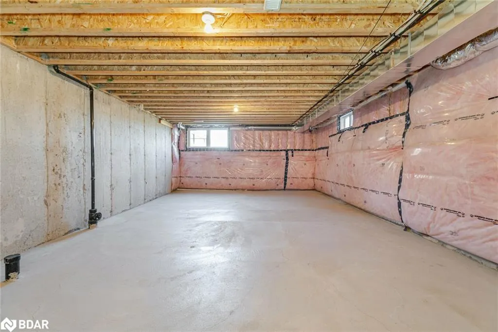 84 Heming Trail