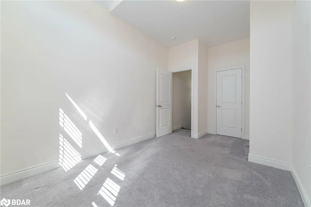 84 Heming Trail