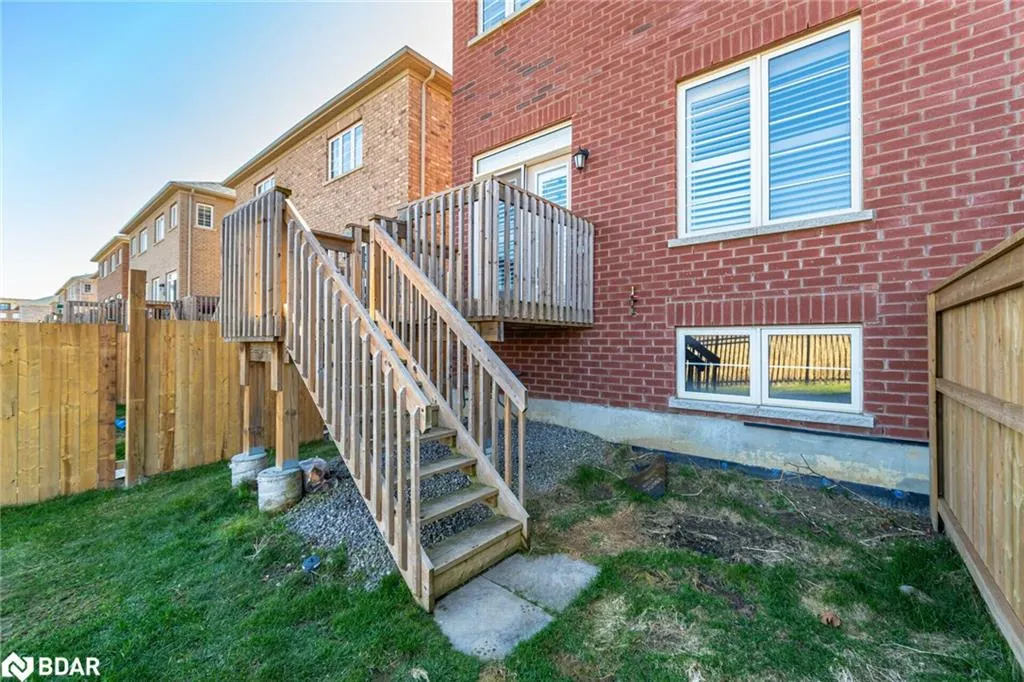 84 Heming Trail