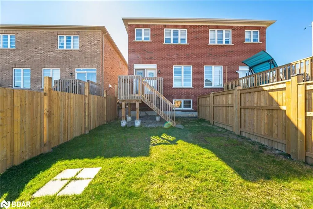 84 Heming Trail