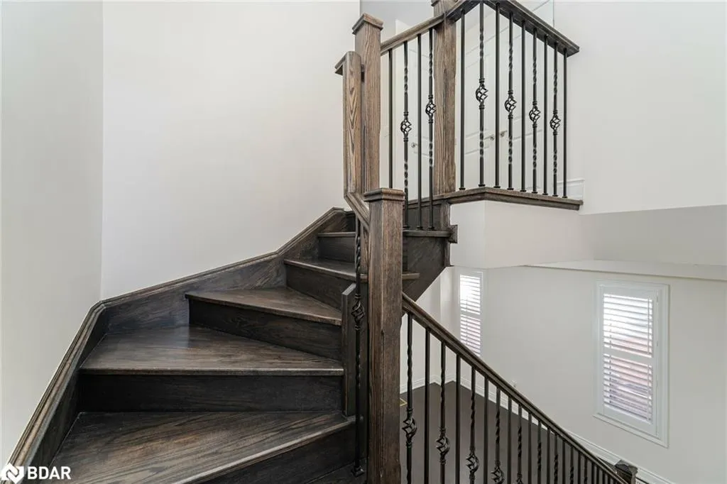 84 Heming Trail