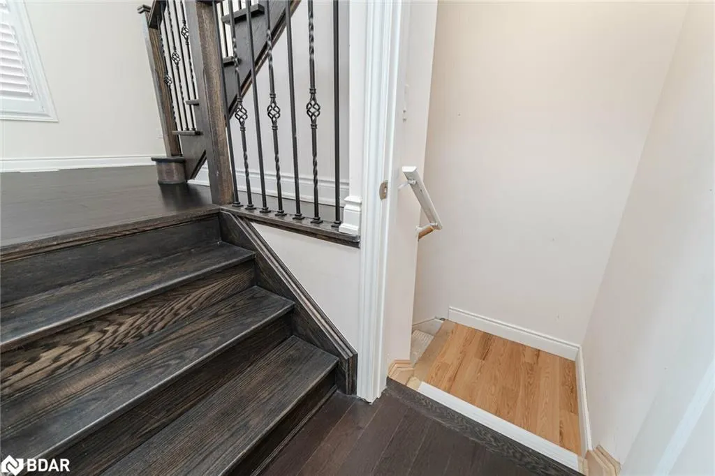 84 Heming Trail