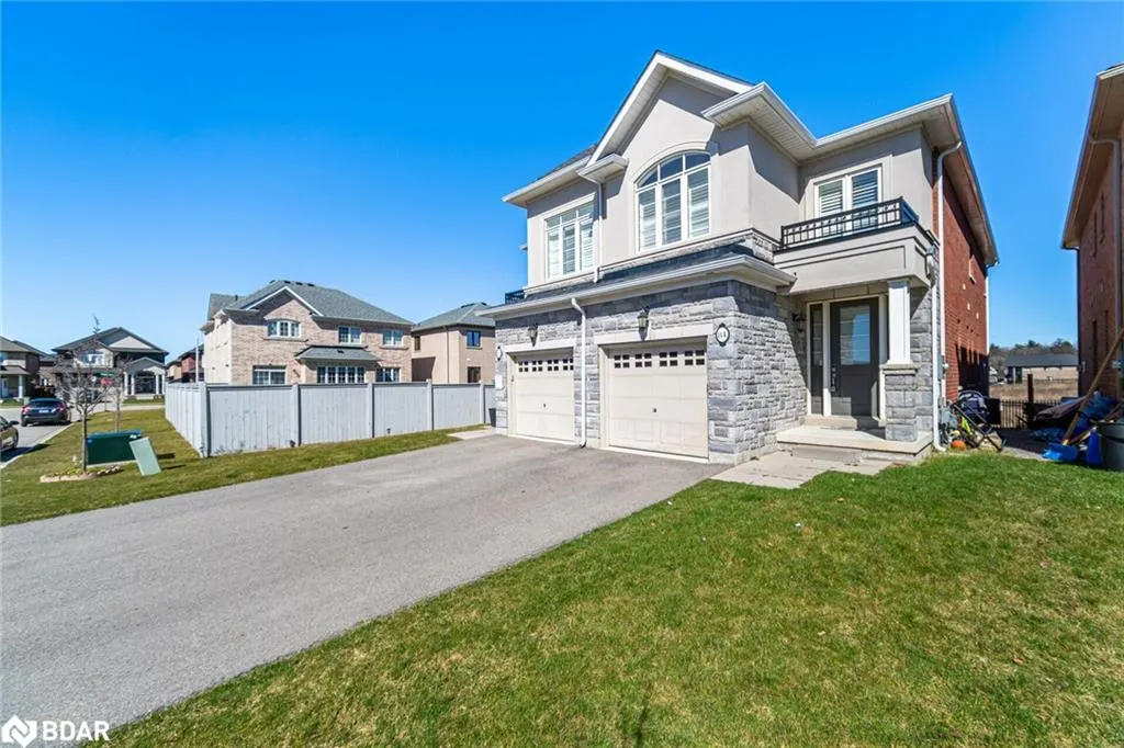 84 Heming Trail