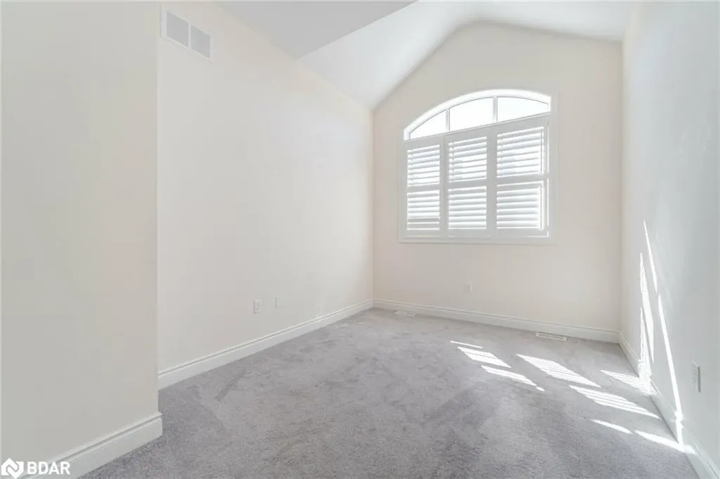 84 Heming Trail