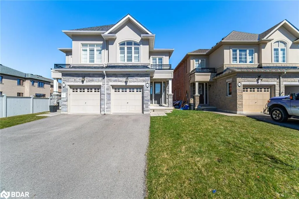 84 Heming Trail