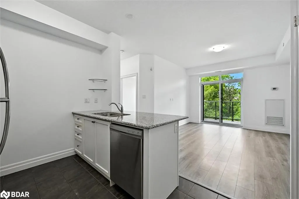 125 Shoreview Place, #316