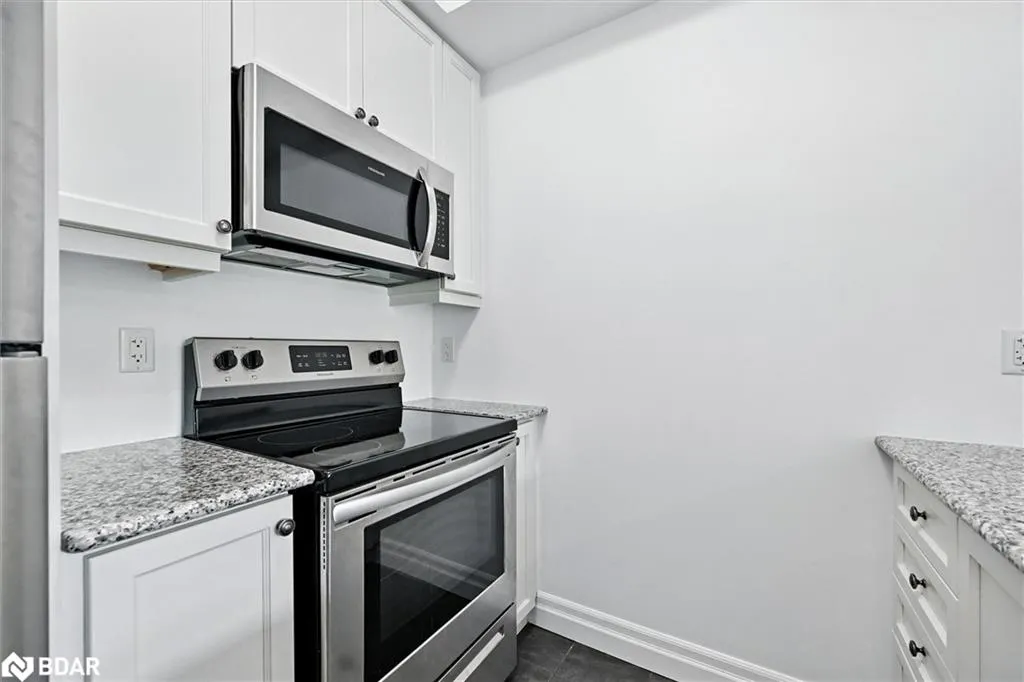 125 Shoreview Place, #316
