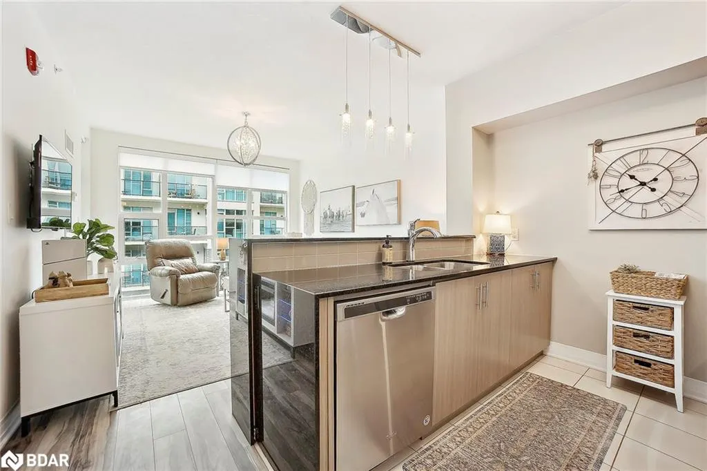 10 Concord Place, #412