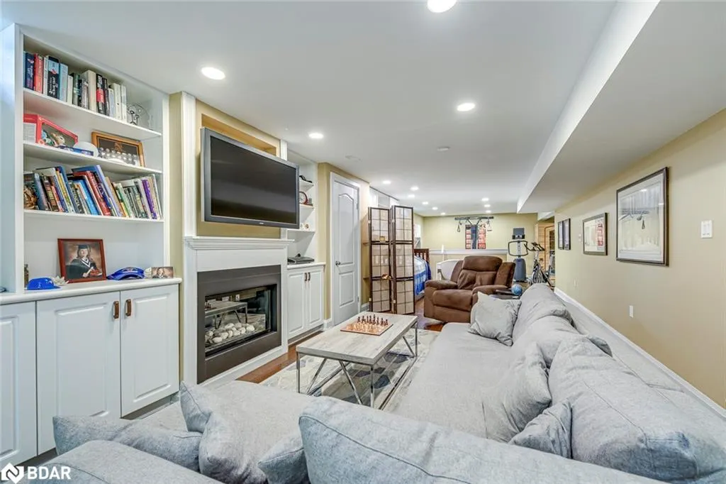 515 North Service Road, #31