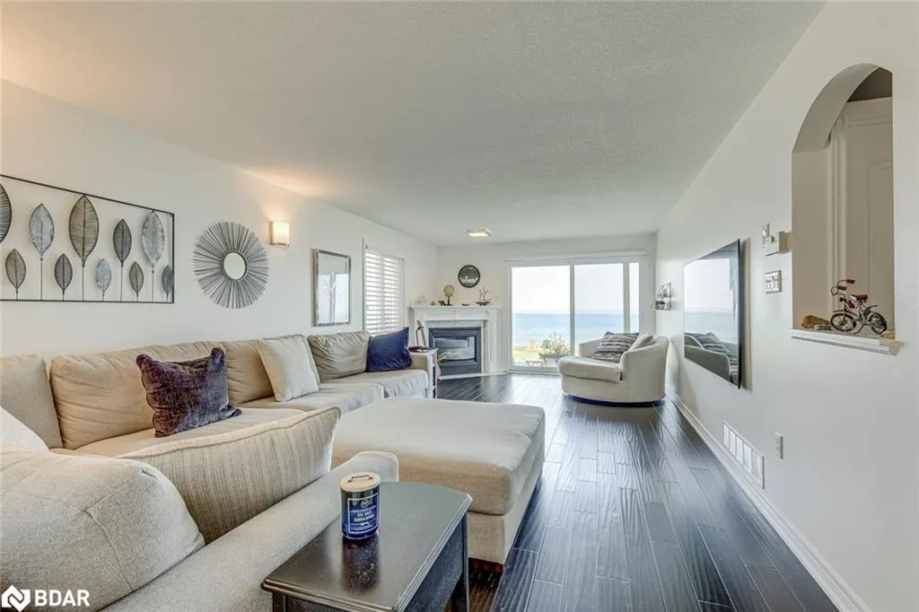 515 North Service Road, #31