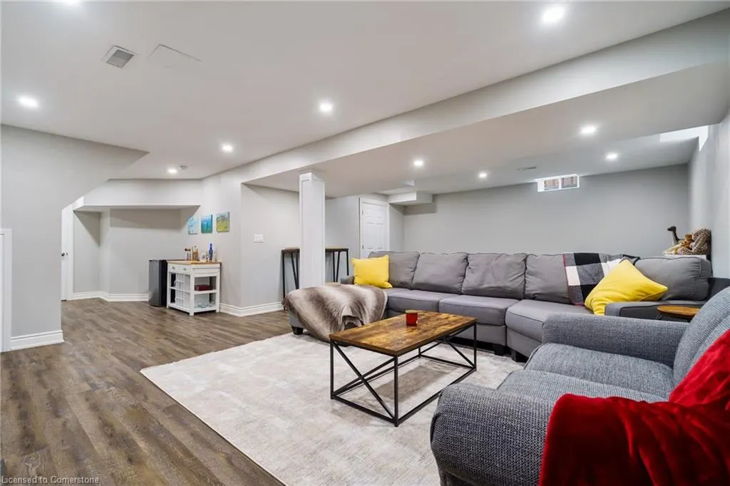 40 Stoneglen Way