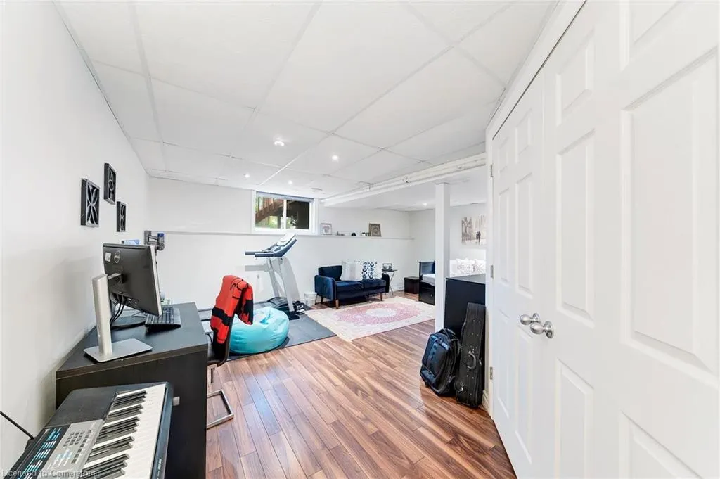 800 Paramount Drive, #28