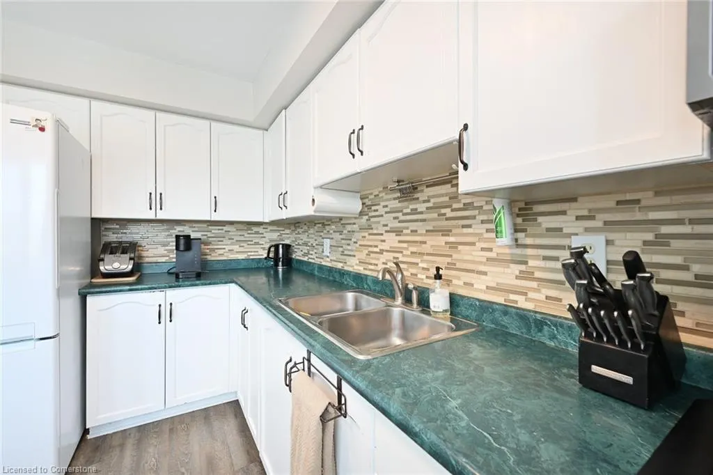 511 Highway 8 Street, #209