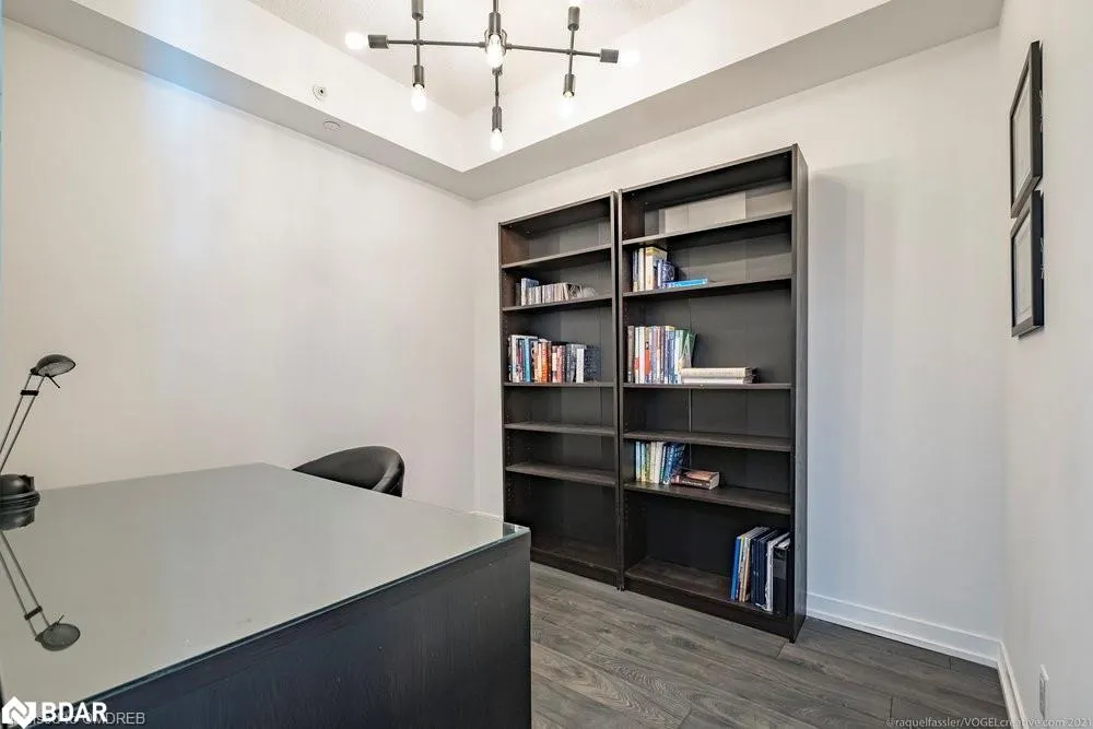 1284 Guelph Line, #211