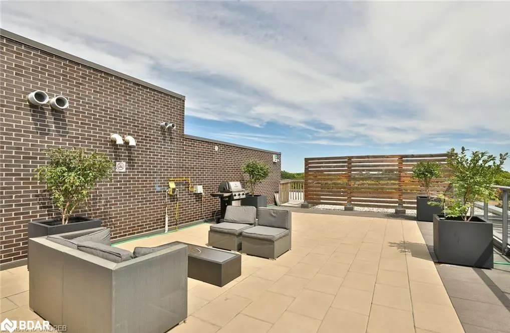 1284 Guelph Line, #211