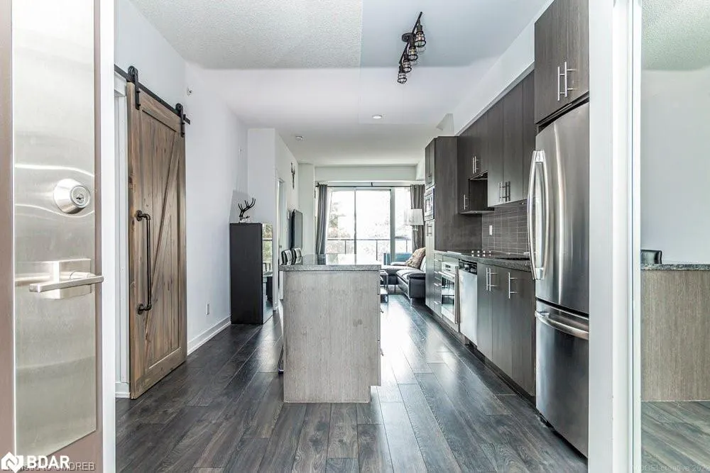 1284 Guelph Line, #211